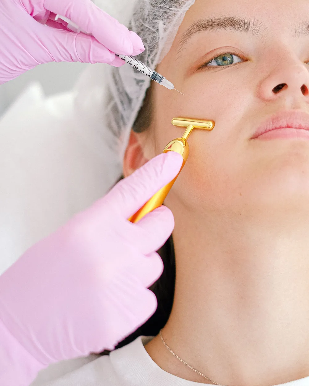 Consulta profesional en una clínica de medicina estética